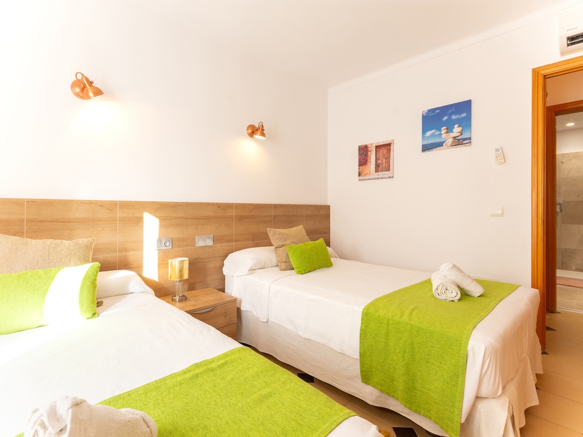 فيلا بويرتو دي ألكوديا، مانريسا. مناسب للعائلة ومجهز وواسع