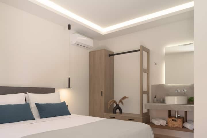 Nagtatampok ang mga silid - tulugan na ito ng double at single bed!