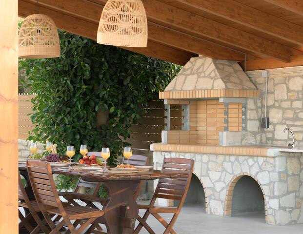 MaYa Villa, a sublime estate close to Rethymno! gallery image 4