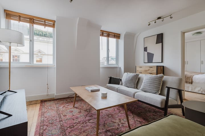 Blueground | Farringdon, washer & a/c, furnished