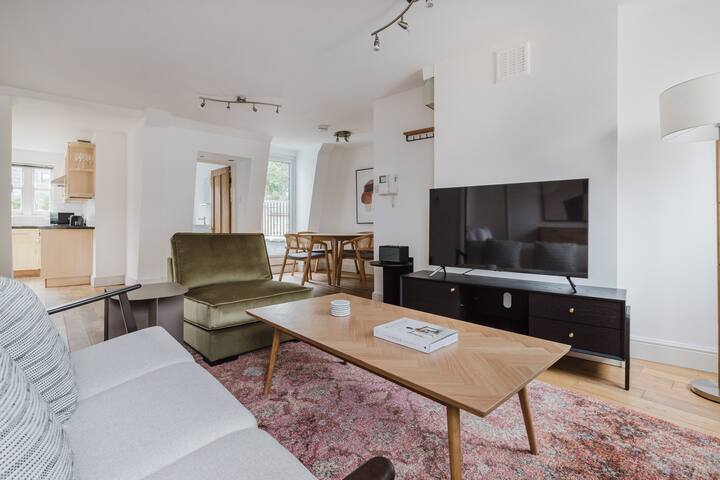 Blueground | Farringdon, washer & a/c, furnished gallery image 4