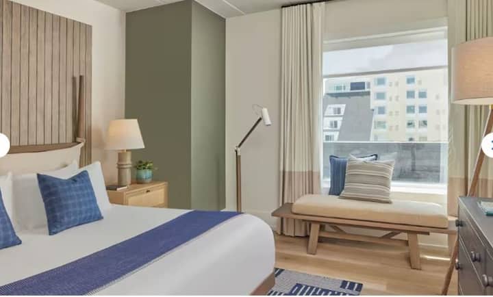 Unit with 1 King size bed