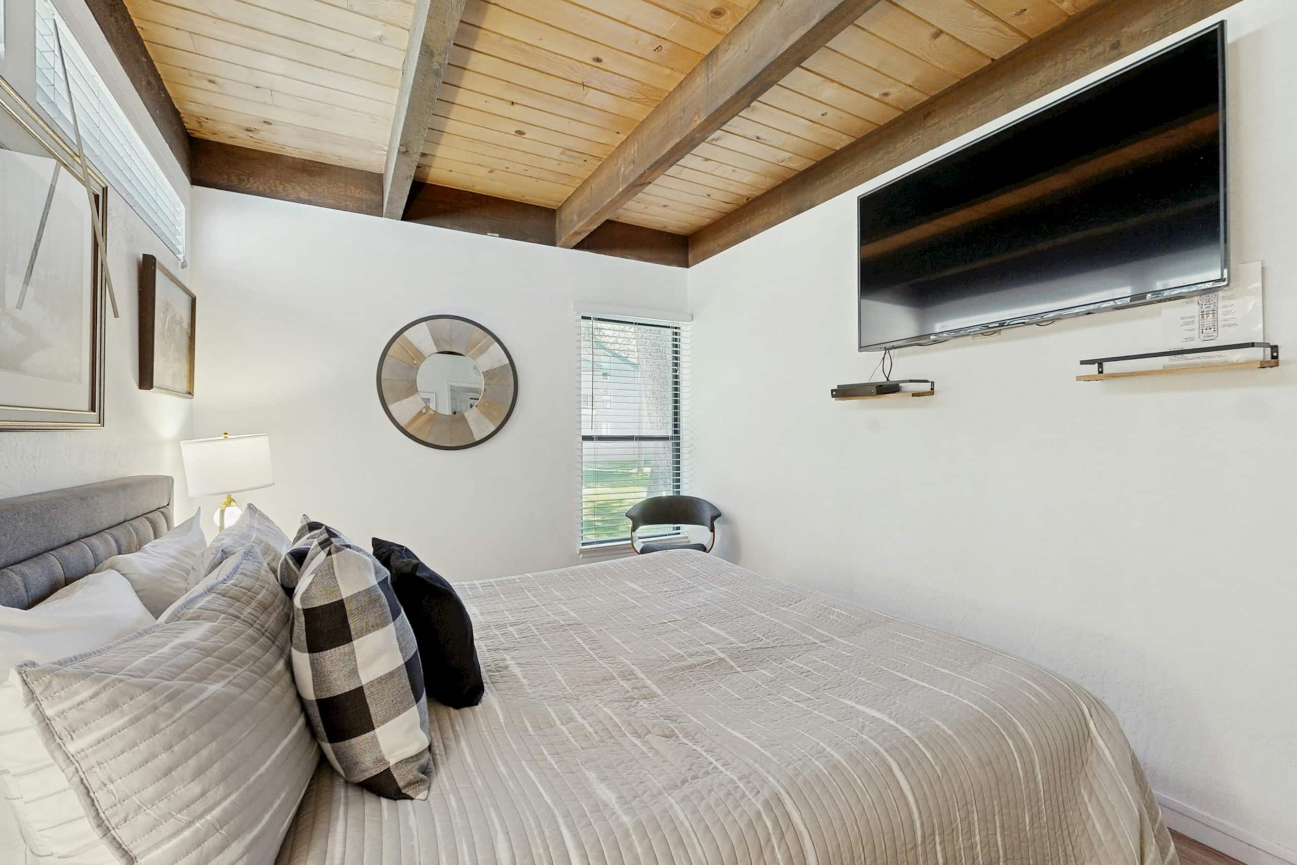 Lakeland Village Condo Lake, Slopes & Loft - Photo 9