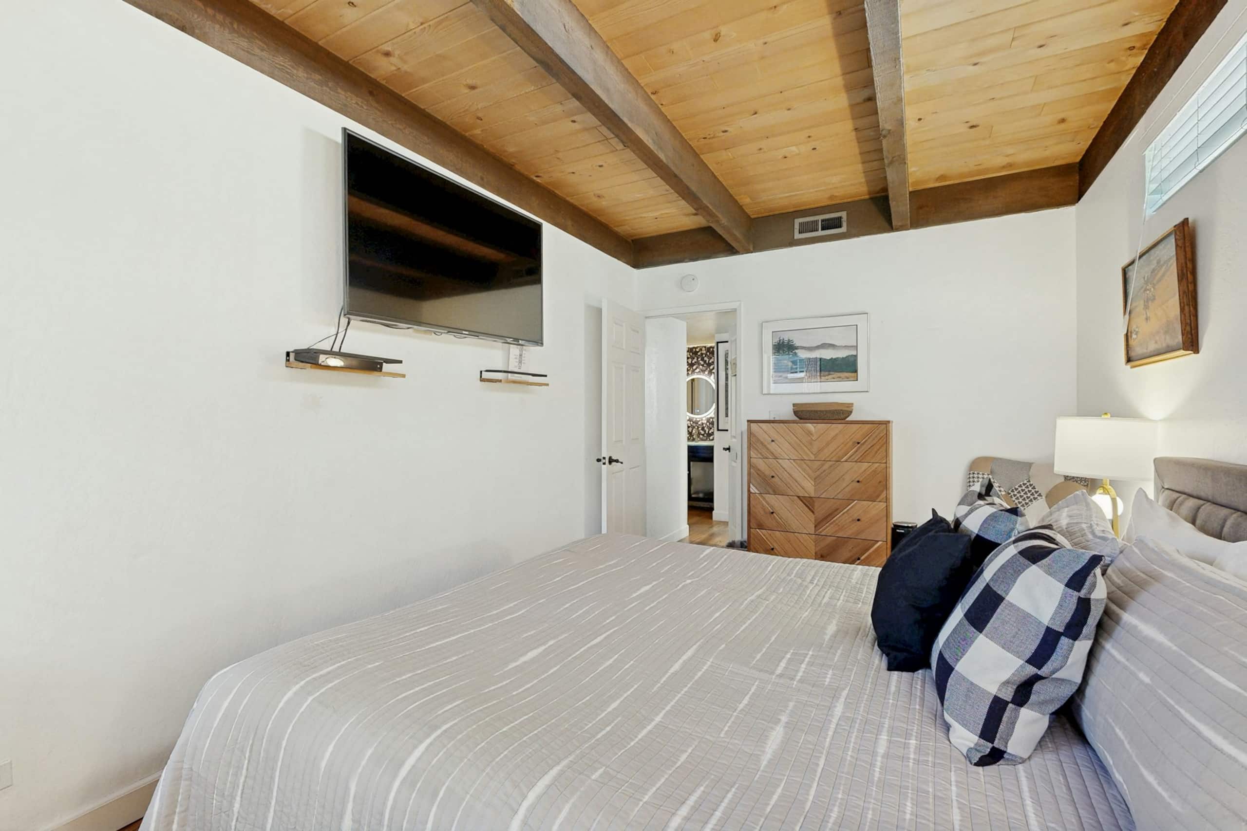 Lakeland Village Condo Lake, Slopes & Loft - Photo 11