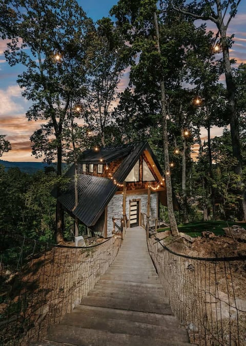 Live Oak Treehouse at Treetop Escapes