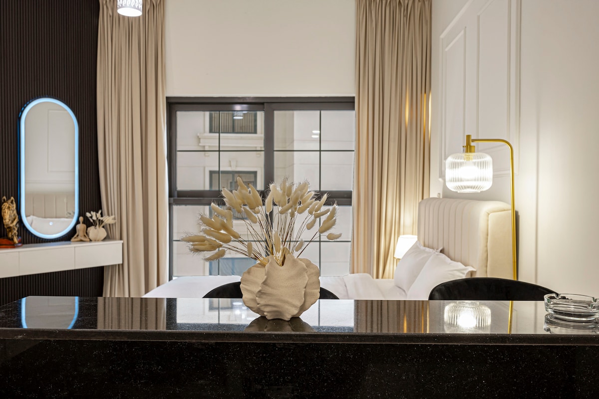 Top Airbnb: Prime Location Studio in Dubailand in Wadi Al Safa 5