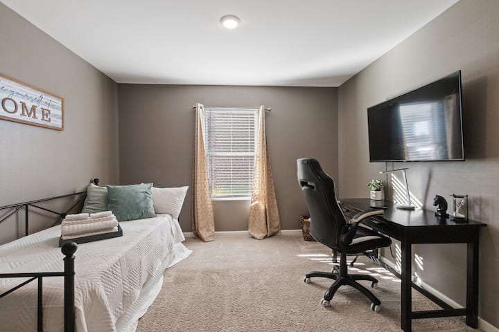 ห้องนอน 3/ห้องทำงาน (เตียงแฝดพร้อมรางเลื่อน)