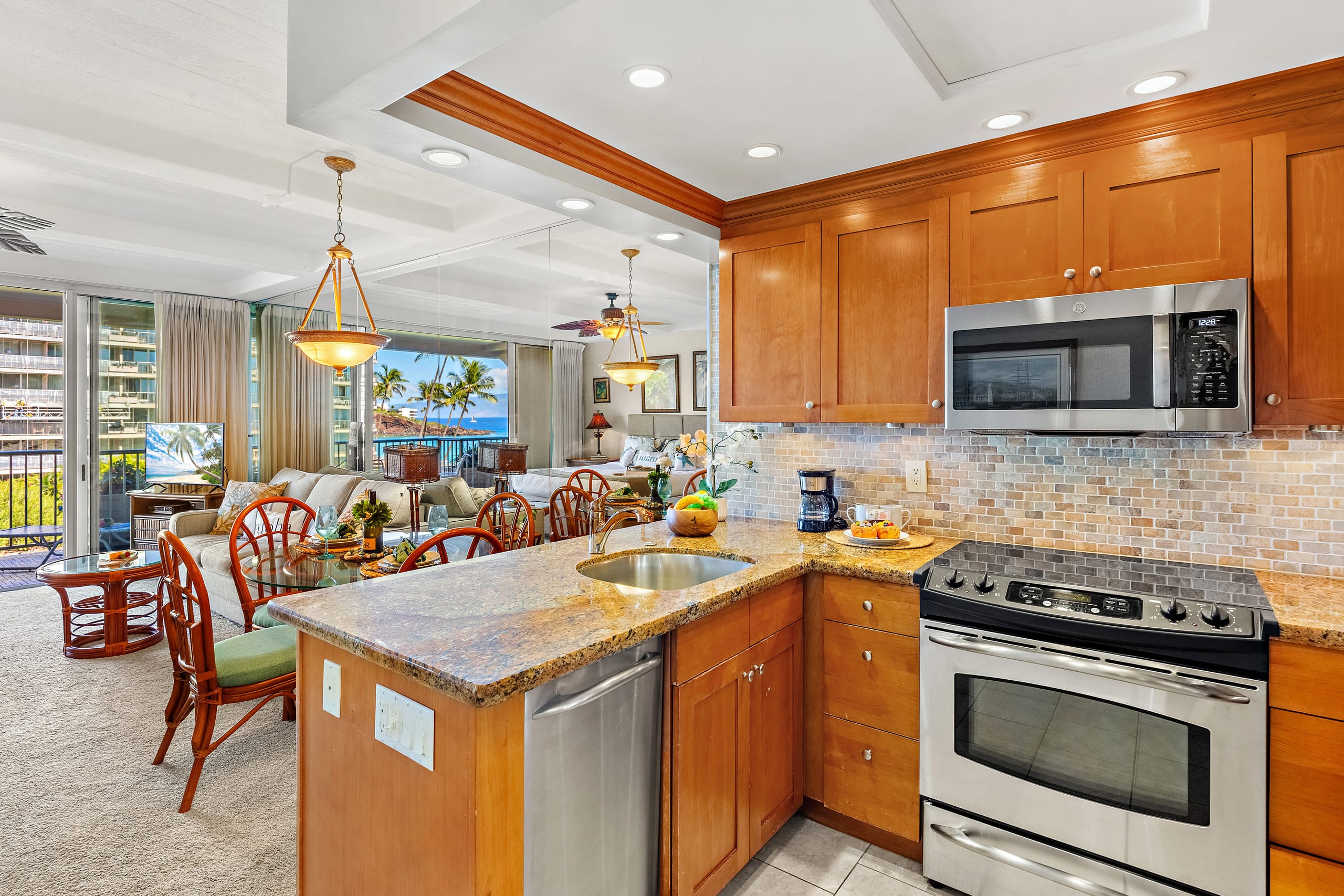 Ocean View steps from beach, dining, shopping 464 - Image 19