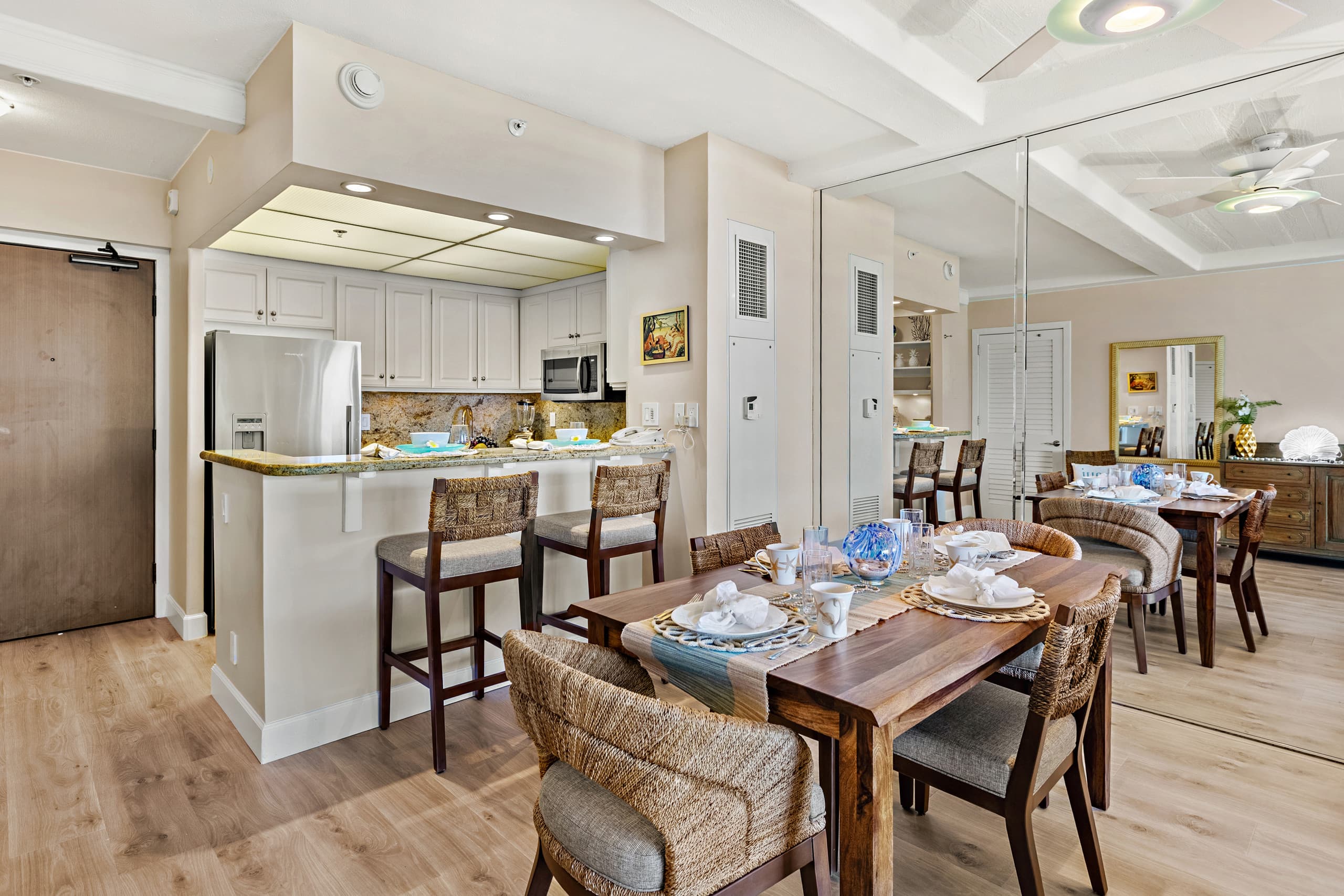 Ocean View steps from beach, dining, shopping 559 - Image 8