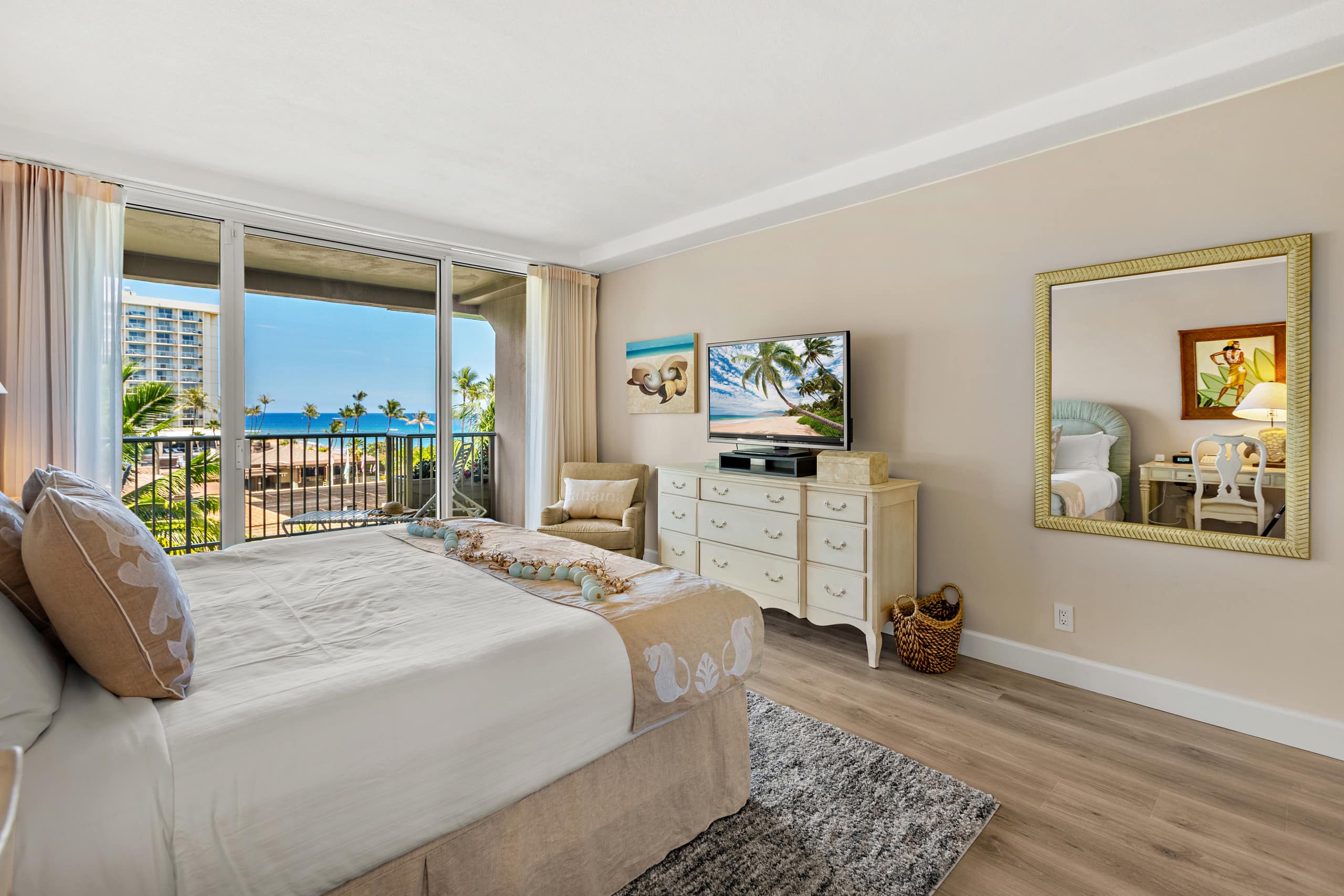 Ocean View steps from beach, dining, shopping 559 - Image 27
