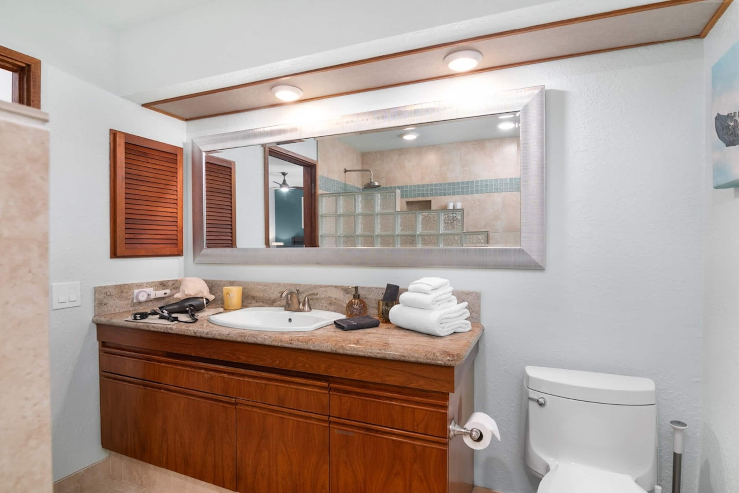 Ocean View Penthouse, King beds, New AC - Photo 86