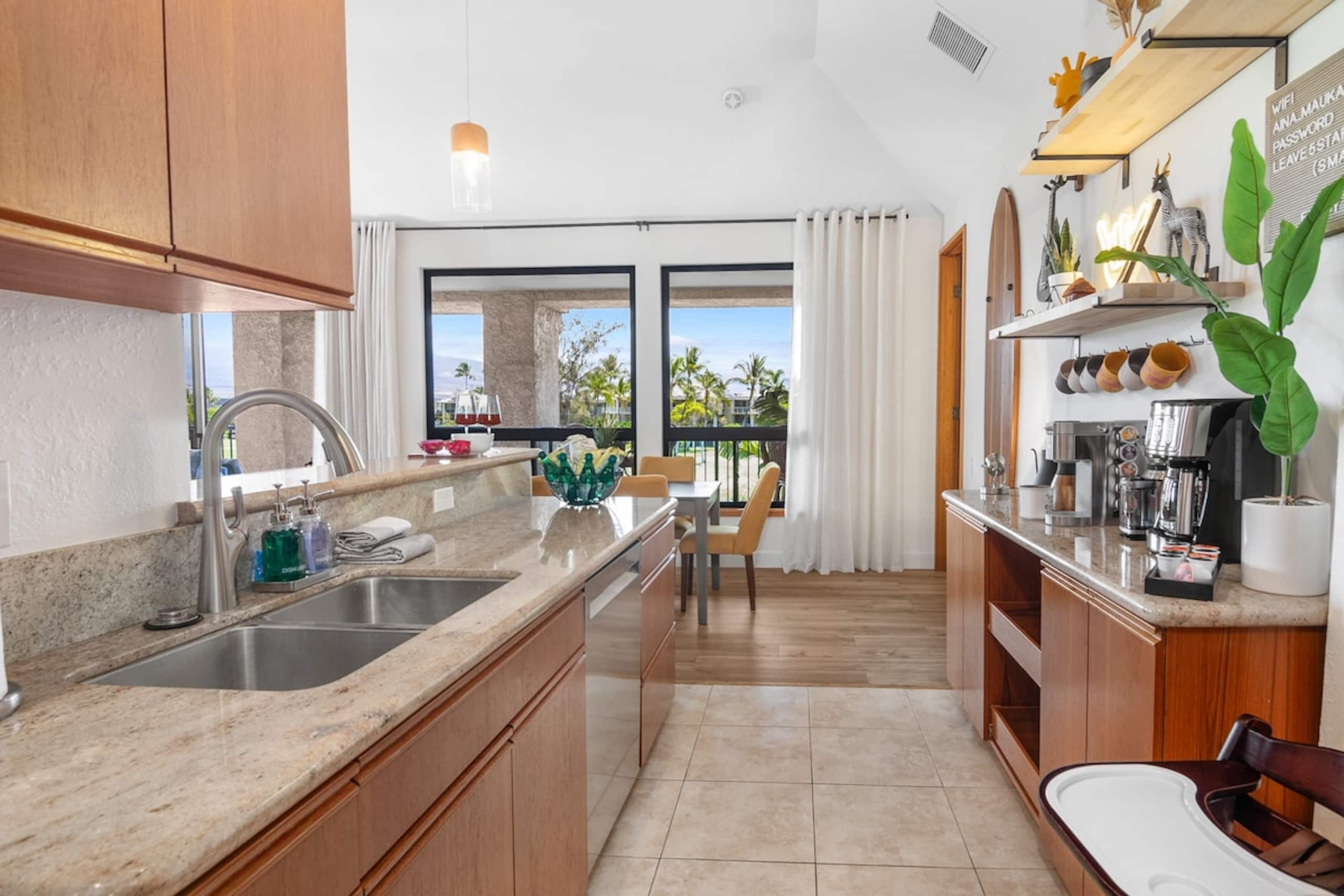 Ocean View Penthouse, King beds, New AC - Photo 47