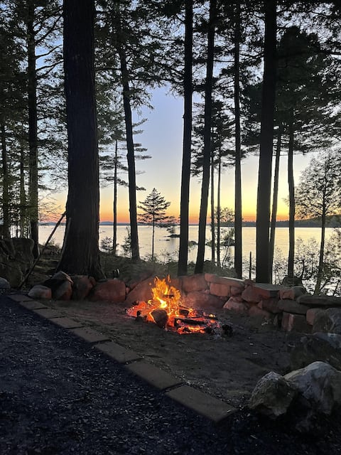 Sunset Serenity (Waterfront on Moosehead Lake!)