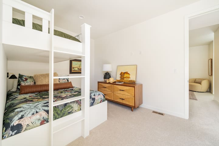 The Dragonfly Inn at Chelan Lookout Rentals - Houses for Rent in