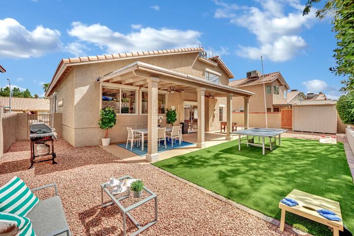 Games Zone Retreat: 5BR Villa w Sunny Backyard gallery image 4