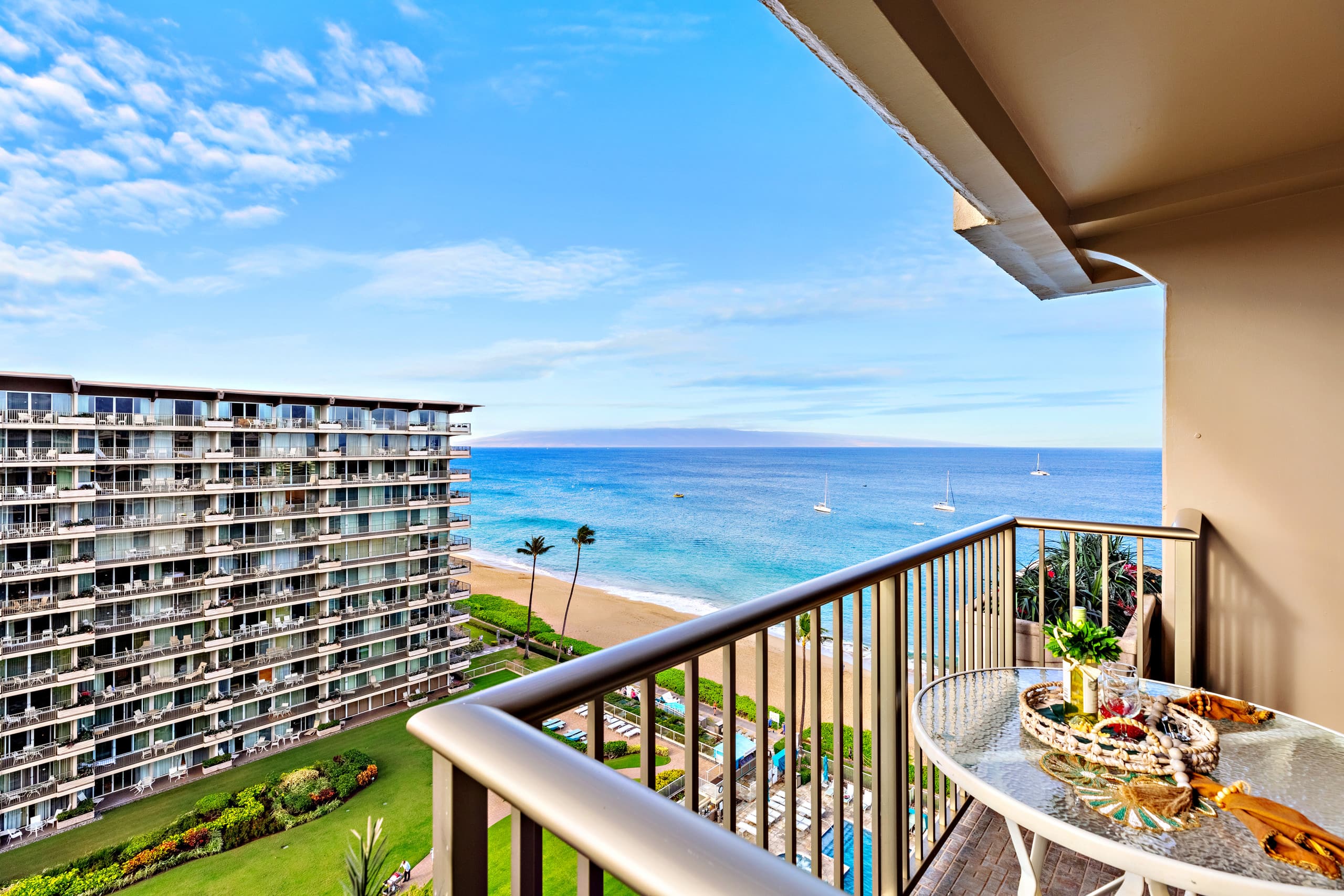 Ocean View steps from beach, dining, shopping 1113 - Image 1