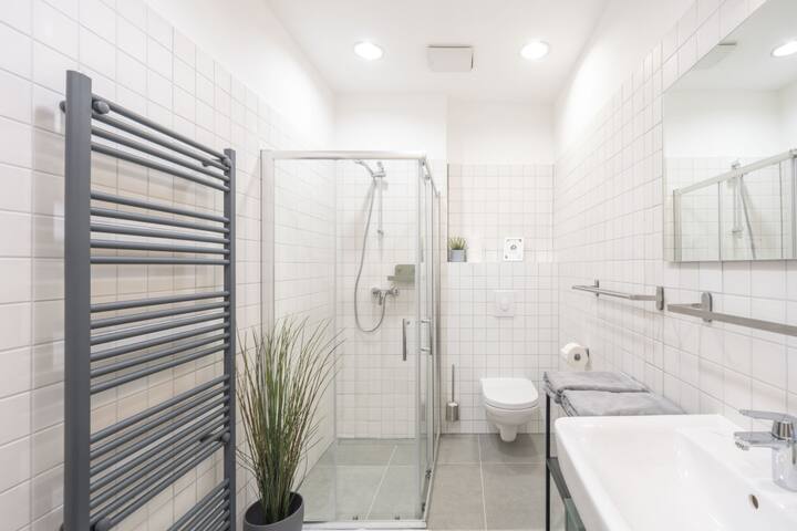 Central | Modern | Rosenthaler Platz I Café gallery image 4