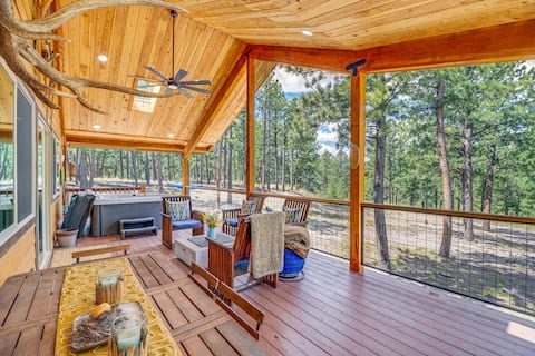Cabin w/ Hot Tub, Deck & Mtn Views in Westcliffe!