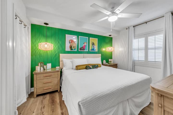 Pelican Isle 215 - The Emerald Spritz - Condominiums for Rent in