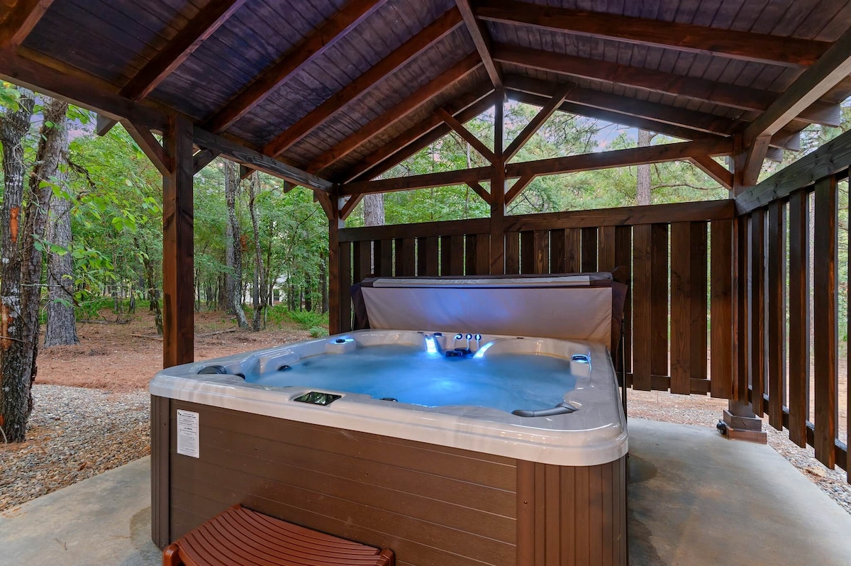 Wild Pine: Pickleball, Swimming Pool, Clubhouse - Cabins for Rent