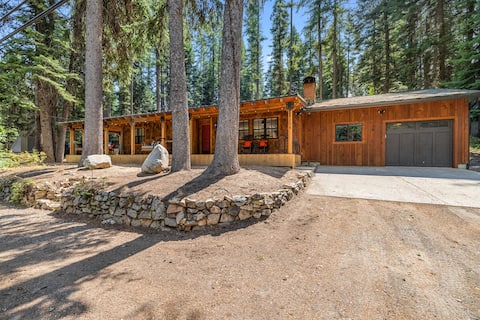 Rustic Retreat-dwntwn-lake-near hospital-hottub