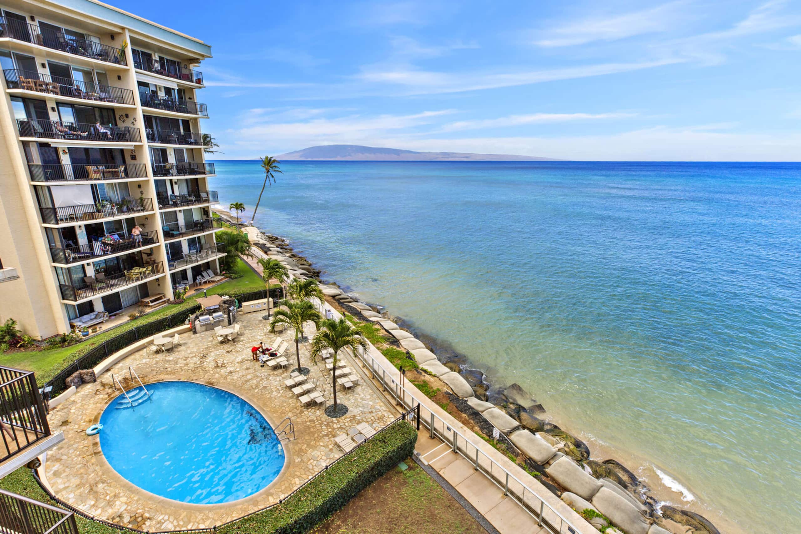 Condo in Lahaina · ★4.93 · 2 bedrooms · 3 beds · 2 private baths - Image 10