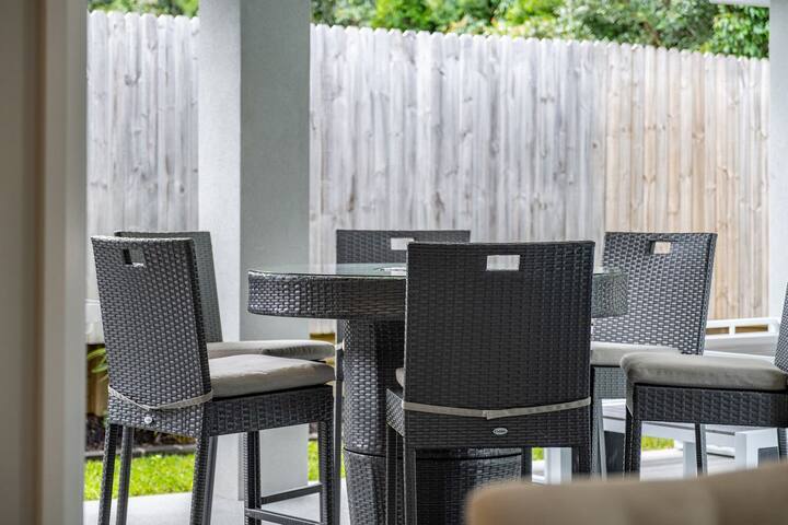 32 Shores Crescent gallery image 3