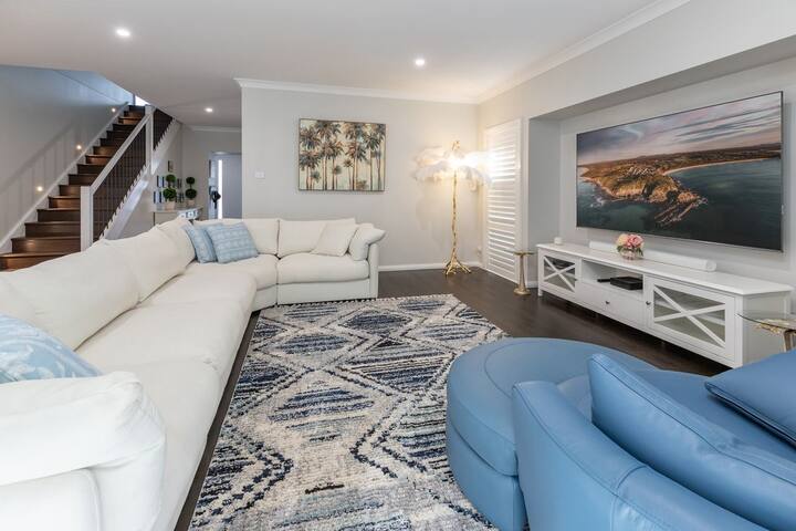 32 Shores Crescent gallery image 4