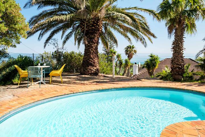 Charming 6-BR Camps Bay Villa 2 Pools + Sea Views gallery image 4