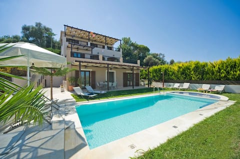 Villa Orsalia – Family Villa with Billiard
