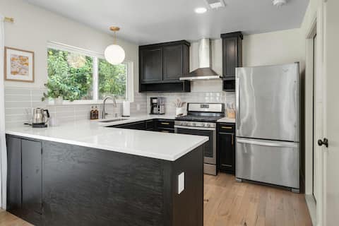 Top Airbnb: Austin Oasis – Zilker, Downtown, Pool, 3 Bedroom in South Manchaca