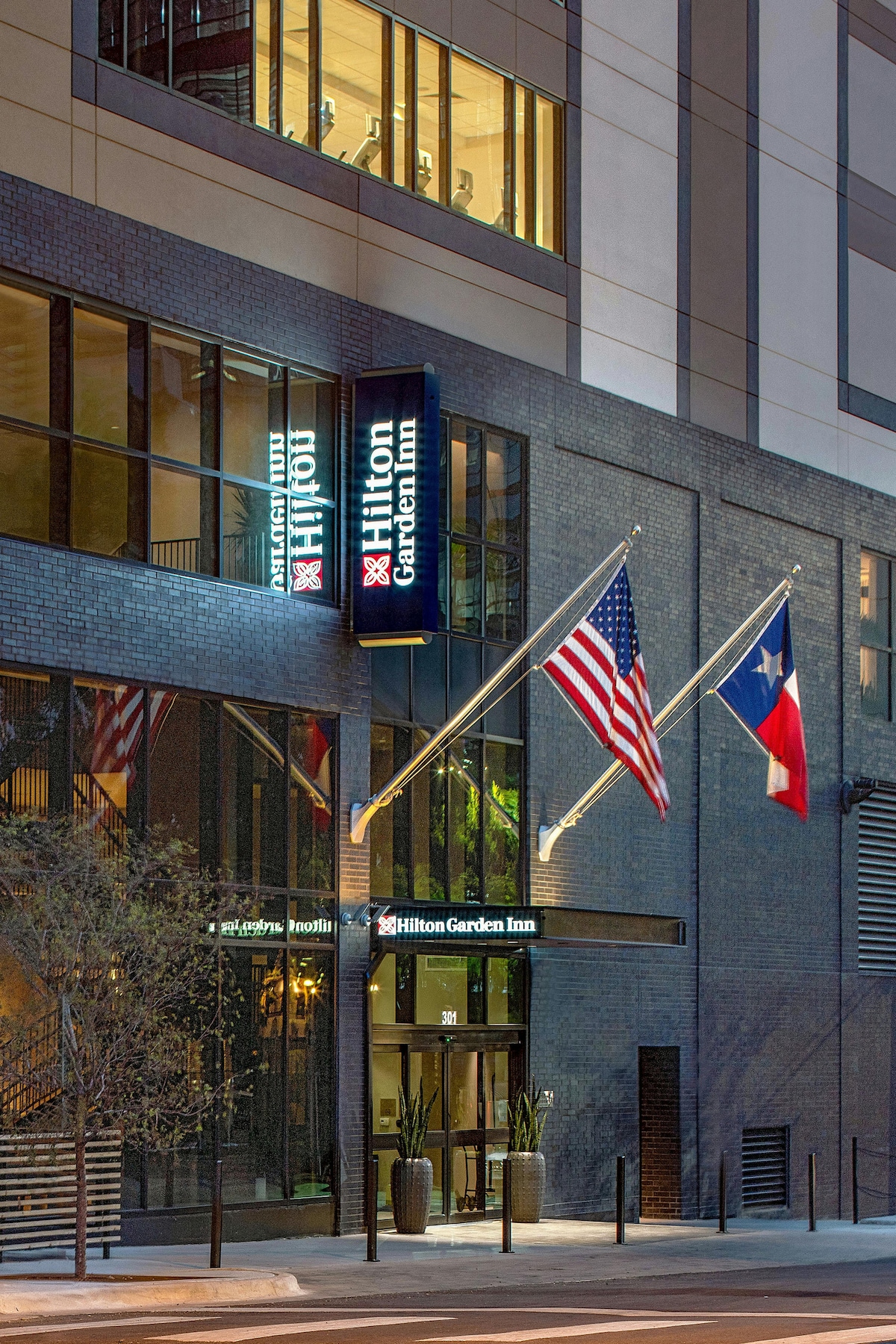 Sweeping views of Austin from the rooftop terrace