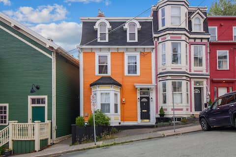 Victorian Jellybean Gem | 3Bd | King Main | 2.5Ba