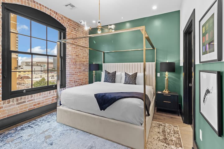 2 Living Rooms | Perfect For Groups | Rooftop gallery image 4