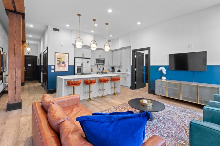 LUX 4BD/4BA Sleeps 12 Walk to Dome&French Quarter gallery image 2