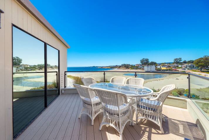Corcoran Beachhouse – Stunning ocean views! gallery image 3