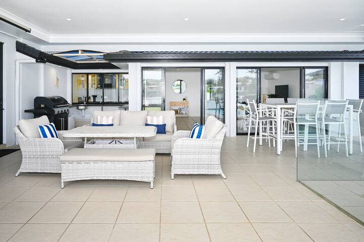 Mooloolaba Waterfront Luxury gallery image 2