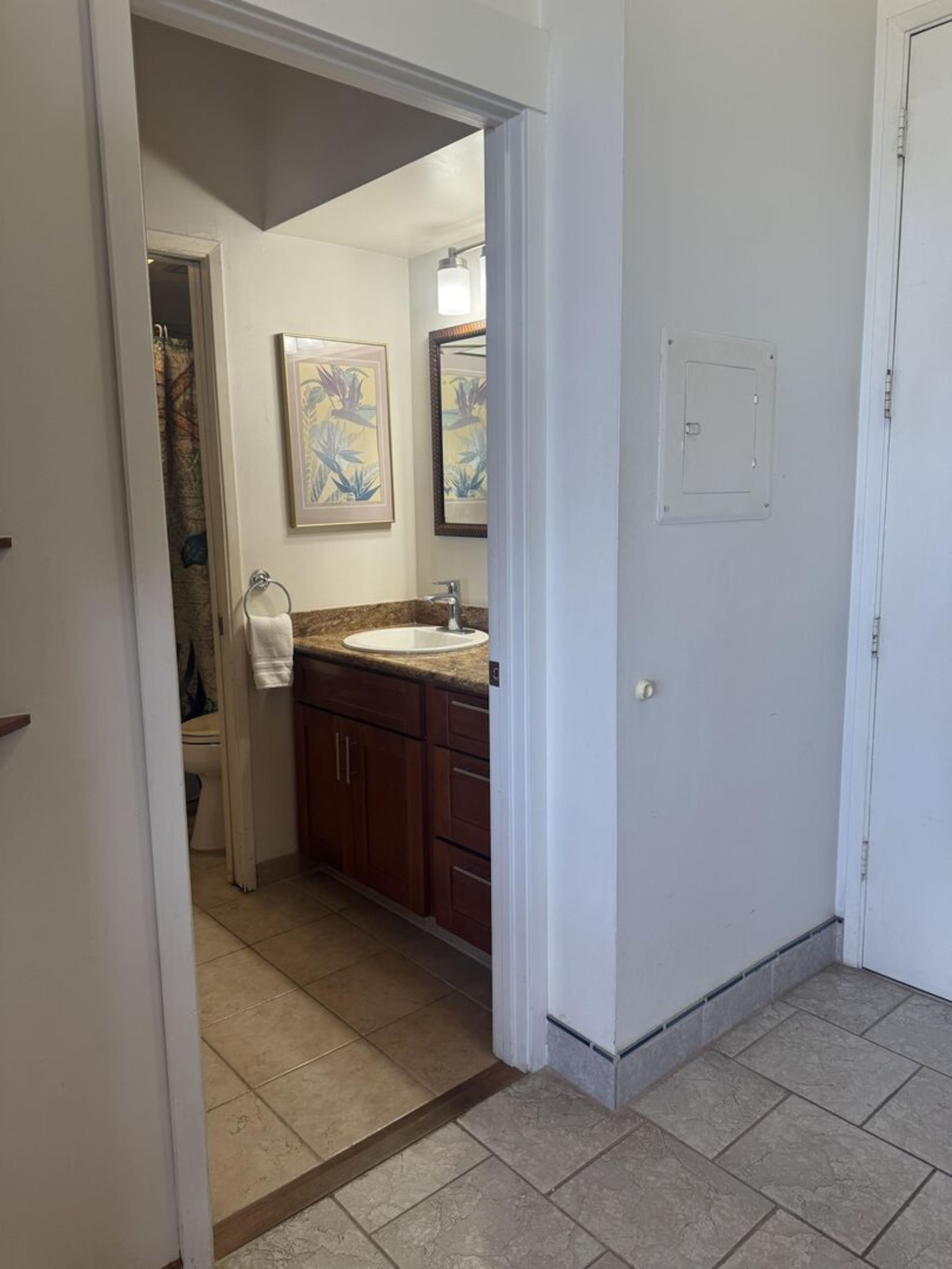 Condo in Honolulu · ★4.8 · 1 bedroom · 3 beds · 1 private bath - Image 9