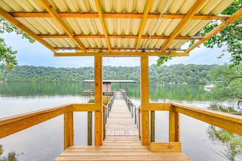 Cozy Cottage w/ Deck: Walk to Lake of the Ozarks!