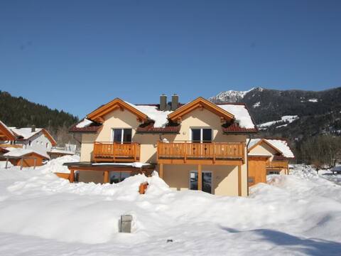 Ski-in ski-out chalet with garden near skislopes