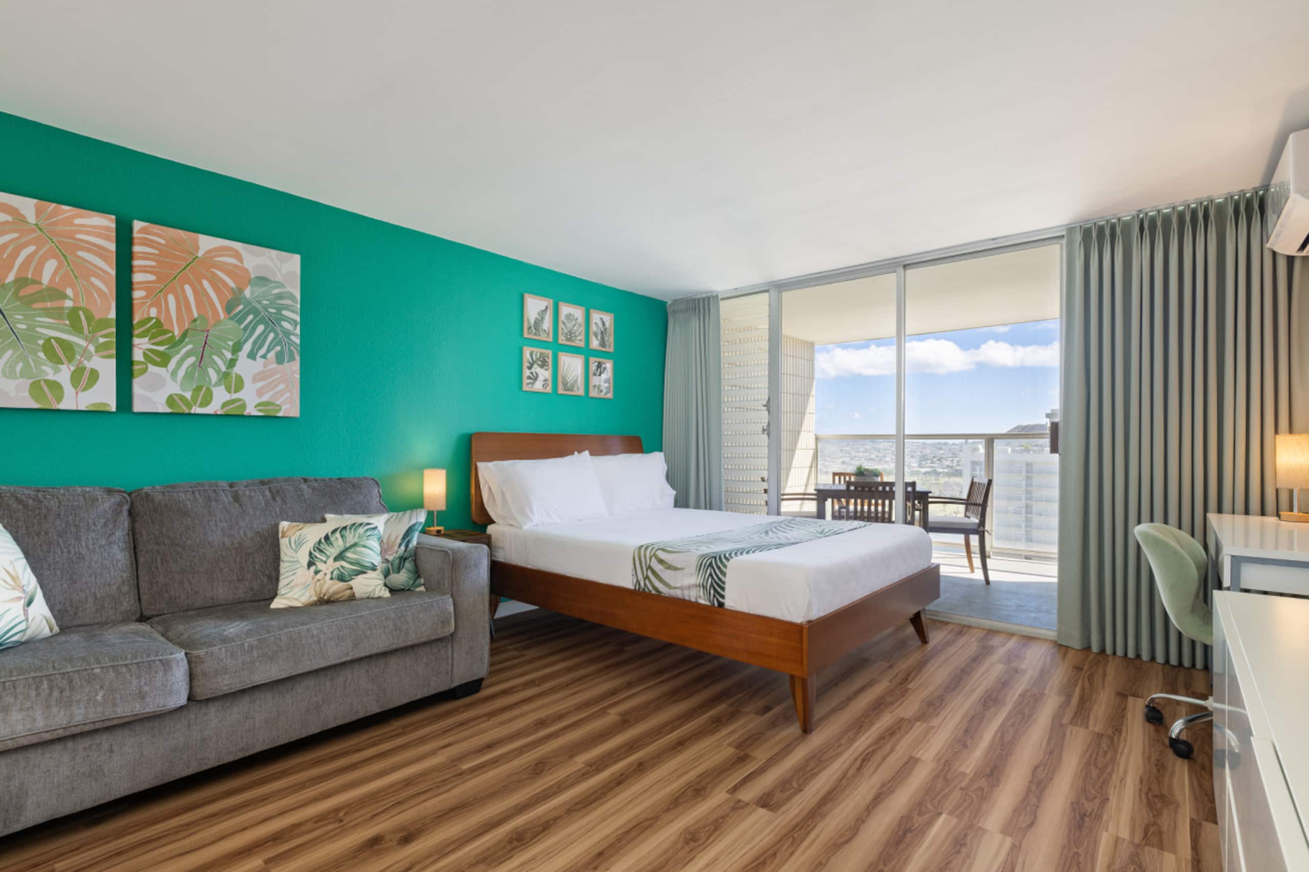 Condo in Honolulu · ★4.94 · 1 bedroom · 2 beds · 1 private bath - Image 3