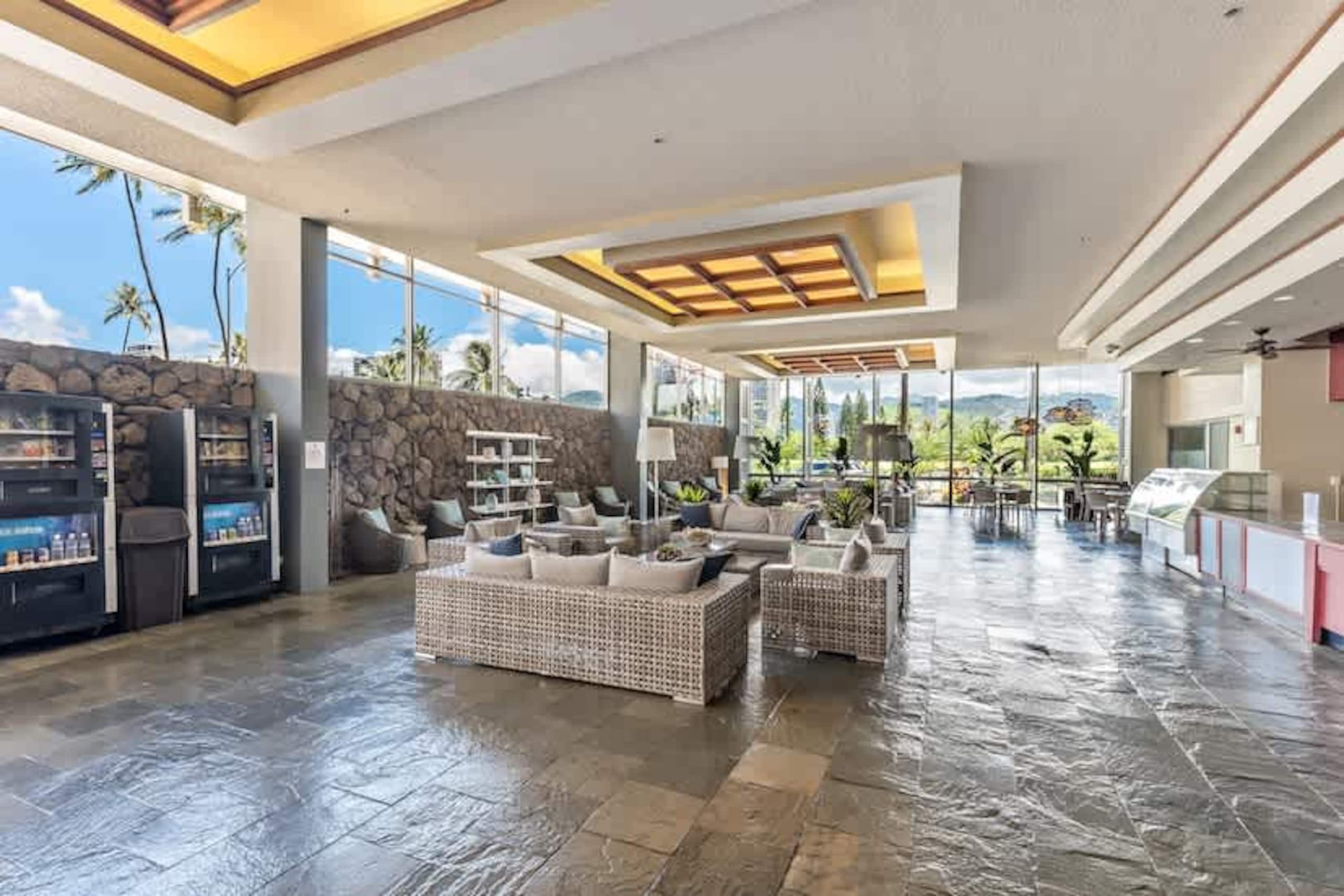 Condo in Honolulu · ★4.94 · 1 bedroom · 2 beds · 1 private bath - Image 27