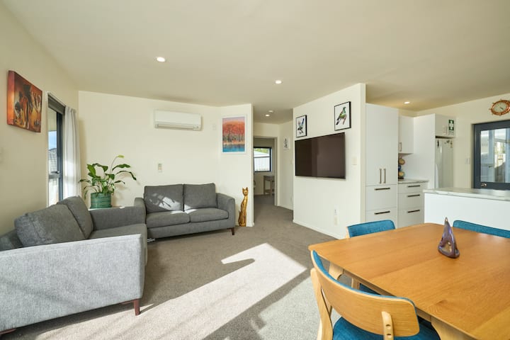 Ocean & Mountain Views | Backyard - Kk6451 - Kaikōura