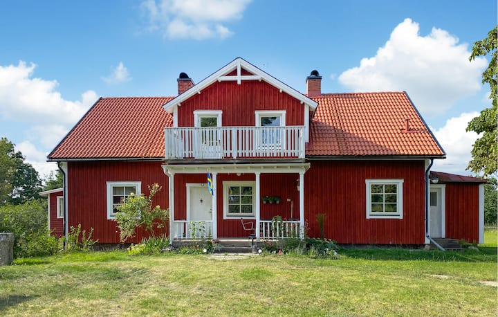 4 Bedroom Beautiful Home In Mönsterås - Mönsterås