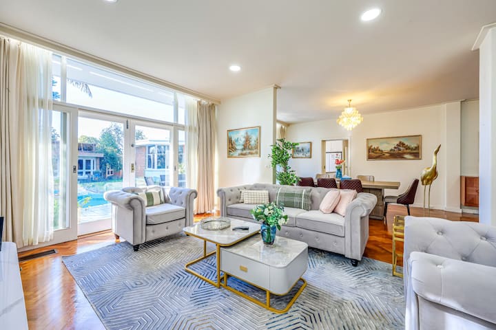 StayAU Spacious 6BR McKinnon Pool Home