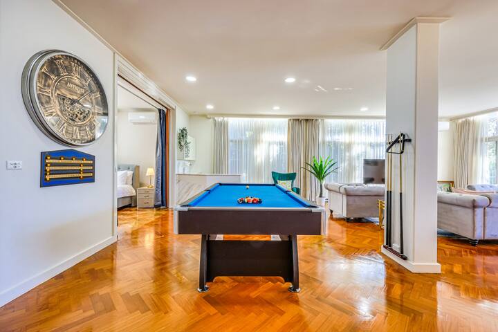 StayAU Spacious 6BR McKinnon Pool Home gallery image 3