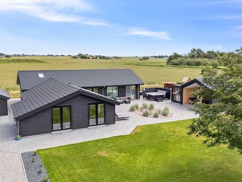 "Christian" - 600m from the sea by Interhome