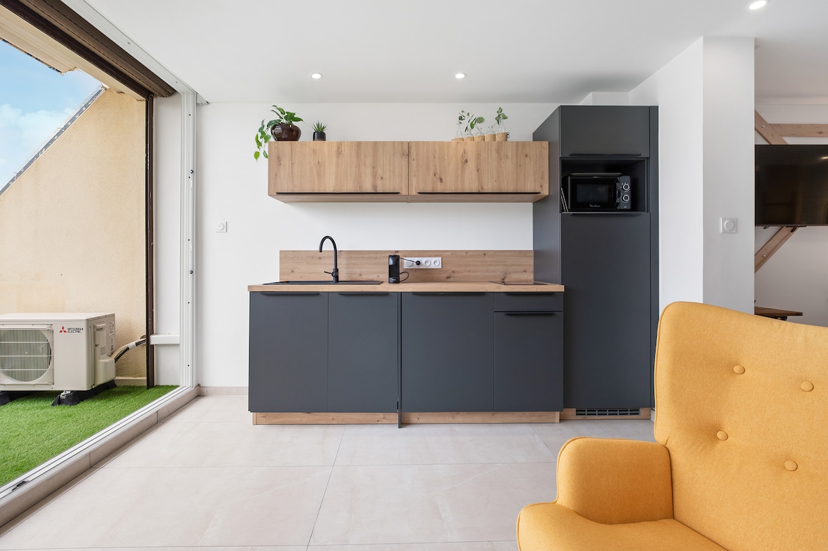 Popular Airbnb listing: Addict Heliopolis Luxury and Sensual Apartment in in Agde