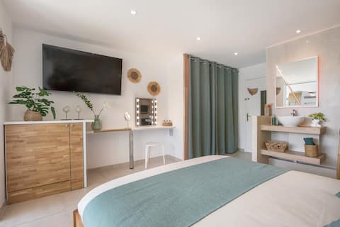 Successful Airbnb property: Liberty Héliopolis Naturist Village in Agde