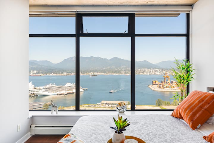 Stunning 2 Bdr Apartment Ocean and Mountain Views gallery image 3